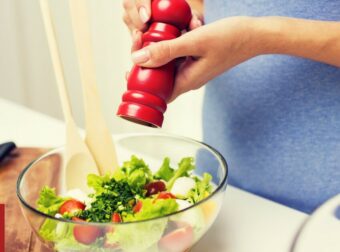 Πέντε tips για να μειώσουμε το αλάτι στη διατροφή μας