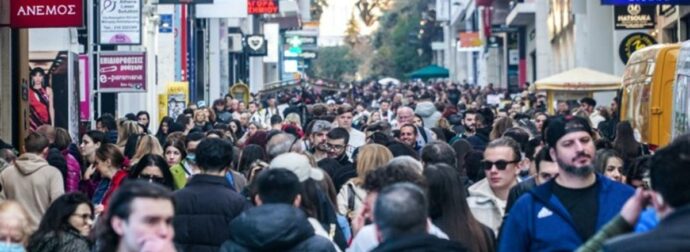 Εκτός ελέγχου το «κοκτέιλ» κορωνοϊού και γρίπης: Ραγδαία αύξηση κρουσμάτων – Ξεπουλάνε τα rapid tests και οι μάσκες (video)