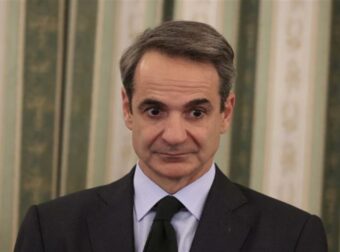 Ομόφυλα ζευγάρια: «Παγώνει» το ν/σ ο Μητσοτάκης – «Πρώτα θα εξηγήσουμε τι θέλουμε να κάνουμε και μετά το χρονοδιάγραμμα»
