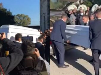Σπαραγμός στην κηδεία του Μπάμπη Κούτσικου στο Μεσολόγγι: «Αχ παιδάκι μου, πού είσαι;» φώναζε η μάνα του (video)