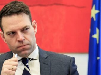 Κασσελάκης: «Ο ΣΥΡΙΖΑ θα ψηφίσει το ν/σ για τα ομόφυλα ζευγάρια, θα βάλω κομματική πειθαρχία – Δάνεισα €230.000 στο κόμμα» (video)