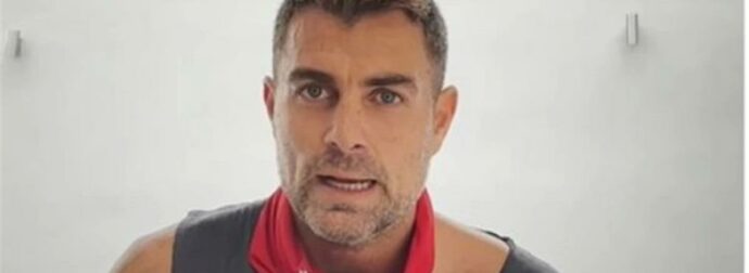 Ο Στέλιος Χανταμπάκης ζει το δικό του Survivor – Το επικό βίντεο με τα παιδιά του