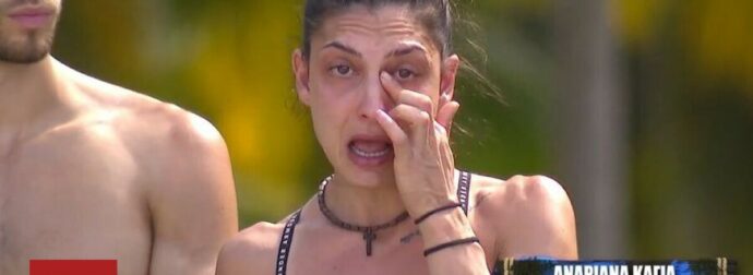 Survivor: Ξέσπασε σε κλάματα η Ανδριάνα – «Σε κάθε κύκλο στοχοποιούν έναν δυνατό παίκτη»