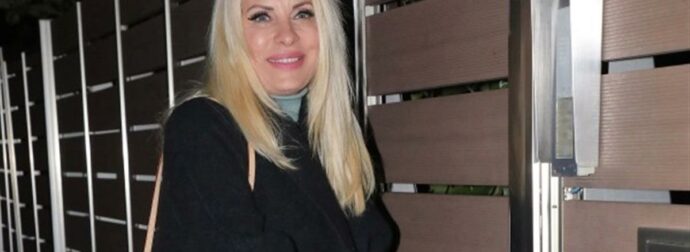 «Είχαν έρθει στο περιοδικό με στικάκι φωτογραφίες από πολύ ιδιωτικές στιγμές διακοπές της Ελένης Μενεγάκη σε δωμάτιο ξενοδοχείου»