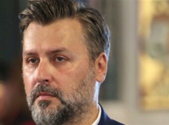Γιάννης Καλλιάνος: «Χάθηκε πολύτιμος χρόνος με τον πατέρα μου, ένα διάστημα 4-5 ημερών που παρακαλούσαμε γονυπετείς»