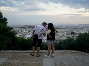 Απασφάλισαν και τρομάζουν τα Μερομήνια: «Ανοίγουν οι ουρανοί τον Αύγουστο…»