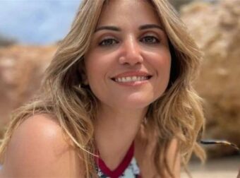 «Κόβει ανάσες» η Σοφία Παυλίδου με μαγιό στα 49 – Ζήλεψε και ο Φερεντίνος! (ΦΩΤΟ)