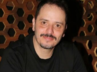 Αλέξανδρος Τσουβέλας: Κάνει αγωγή για σχόλια στα social – Αυτή ήταν η σταγόνα που ξεχείλισε το ποτήρι