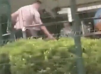 Πατέρας έσφαξε μέχρι θανάτου πλανόδιο πωλητή γιατί έβγαλε μαχαίρι μπροστά στην κόρη του
