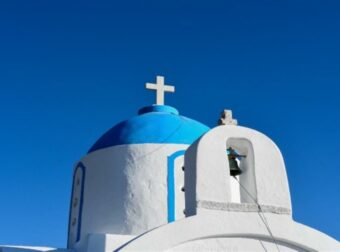 Άργησε η νύφη και παραλίγο να… σχολάσει ο γάμος στον Πύργο: Η καθυστέρηση έφερε τον εκνευρισμό και την αποχώρηση του ιερέα