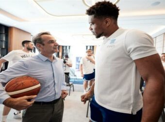 Έφτασε η μεγάλη ημέρα για τον Γιάννη Αντετοκούνμπο:  Ο γάμος και οι καλεσμένοι – Κυριάκος Μητσοτάκης και Λεμπρόν Τζέιμς στο γαμήλιο πάρτι