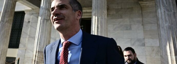 Επιστροφή Κώστα Μπακογιάννη – Έκπληξη το νέο πολιτικό του βήμα!