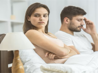 «Δεν αντέχω να κοιμάμαι στο ίδιο κρεβάτι με τον σύντροφό μου, να τον χωρίσω ή να του πω να κοιμόμαστε χώρια;»