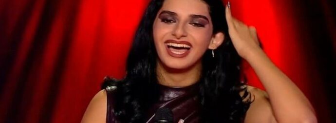 The Voice: «Το drag με βοήθησε πολύ, όταν βαφόμουν έβλεπα τη γυναίκα που ήθελα να είμαι» – Η εγγονή της Δούκισσας στη σκηνή