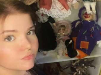 «Μαζεύω στοιχειωμένες κούκλες, αλλά μία από αυτές με…» – Μια παραφυσική εμπειρία 7χρονης
