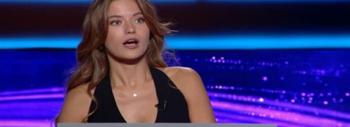 «Παραμιλούν» όλοι με πανέμορφη παίκτρια στον Εκατομμυριούχο – Άφωνος ο Αρναούτογλου!