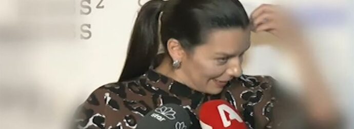 Έξαλλη η Νικολέττα Ράλλη με το προσβλητικό σχόλιο: «Είναι χαζοί; Έχει και φωτογραφία προφίλ με το παιδί του»