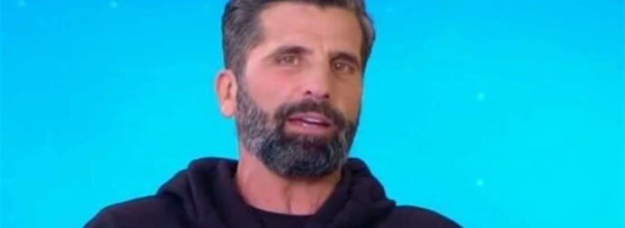 «Λιώνει» ο Θανάσης Βισκαδουράκης για τη σύζυγό του: «Οι φίλες της με φλέρταραν, αυτή με…» (video)