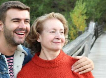 «Ξεμυαλίστηκα σαν πρωτάρα – Έχασα μέχρι και τα λεφτά της κόρης μου για τον πιτσιρικά γκόμενό μου»