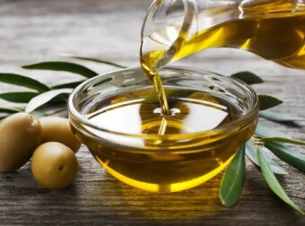 Κατέρρευσαν διεθνώς οι τιμές στο ελαιόλαδο: Πόσο θα πωλείται το λίτρο στην Ελλάδα