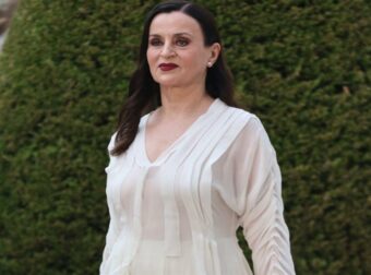 Καρυοφυλλιά Καραμπέτη: «Στις αμοιβές δεν υπάρχει ισοτιμία, οι άνδρες αμείβονται καλύτερα»