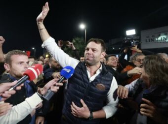 Συνέδριο ΣΥΡΙΖΑ: «Στέφανε προχώρα, σε θέλει όλη η χώρα» – Κοσμοσυρροή των Kasselistas, πάνω από 1.500 οπαδοί  (video)