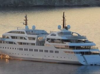 Εντυπωσιακός Έλληνας εφοπλιστής: Ζει σε super yacht 106 μέτρων με 6 ορόφους, 34 καμπίνες, πισίνα και γυμναστήριο!