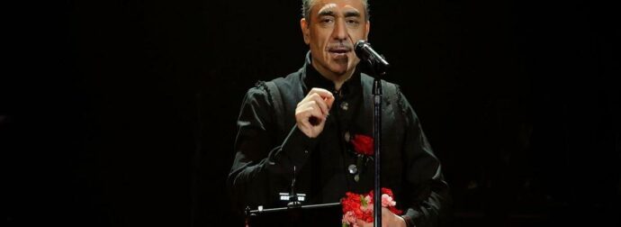 Εντυπωσιακή Επιστροφή του Νότη Σφακιανάκη: Εκρηκτική Εμφάνιση στην Τηλεόραση!