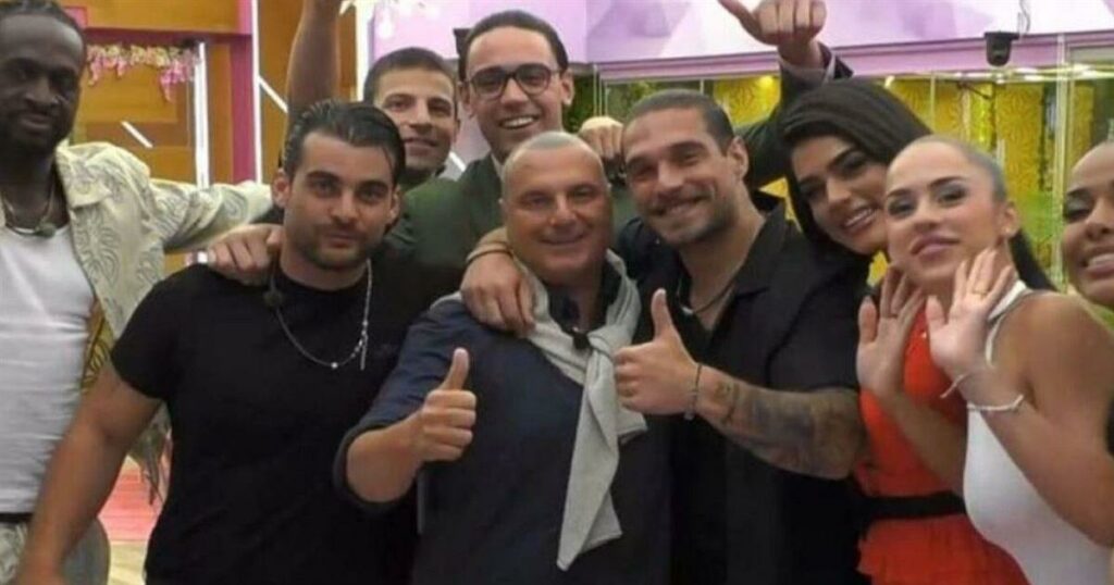 Big Brother: Ο Δημήτρης Μπίζιος αποχώρησε με χειροκροτήματα – «Αν ήμουν νεότερος, θα το απολάμβανα περισσότερο».
