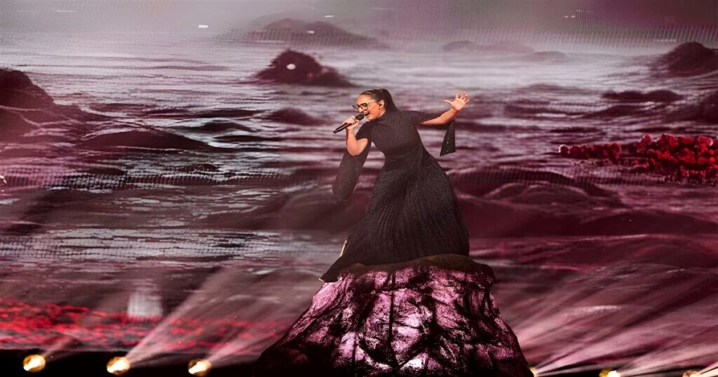 Eurovision 2025: Η Klavdia μαγεύει τον τελικό με την «Αστερομάτα» – Συγκίνηση στο κοινό της Βασιλείας.