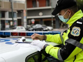 Αποφύγετε το πρόστιμο των 400 ευρώ με αυτό το απαραίτητο έγγραφο στο αυτοκίνητό σας!