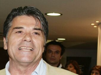 Πάνος Μιχαλόπουλος και Άρης Μουγκοπέτρος: Η Απρόσμενη Συνάντηση στο ΚΑΤ που Ένωσε τις Φωνές τους.