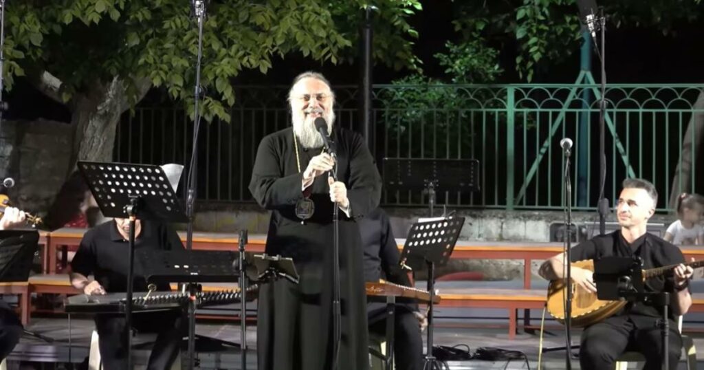 Ο Μητροπολίτης Τρίκκης Χρυσόστομος μάγεψε τα πλήθη με τη φωνή του!