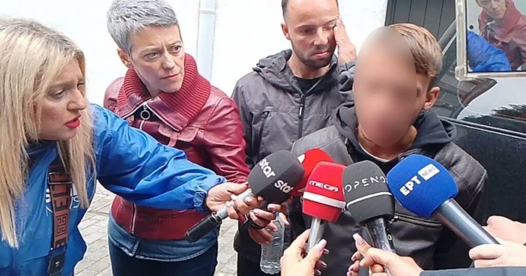 «Συγκλονισμένος αλλά ελεύθερος ο ξάδερφος του μητροκτόνου στη Λάρισα: Επιβλήθηκαν περιοριστικοί όροι»