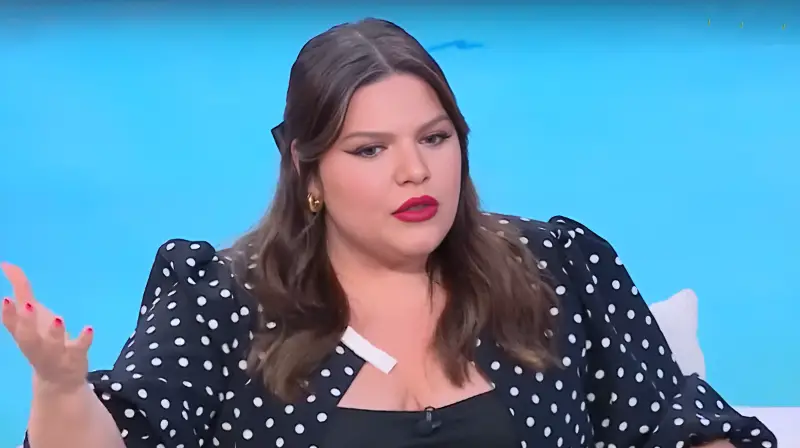 Η ξαφνική εξαφάνιση της Δανάης Μπάρκα μετά το κόψιμο της εκπομπής της – Σε ασφαλές μέρος για προστασία.