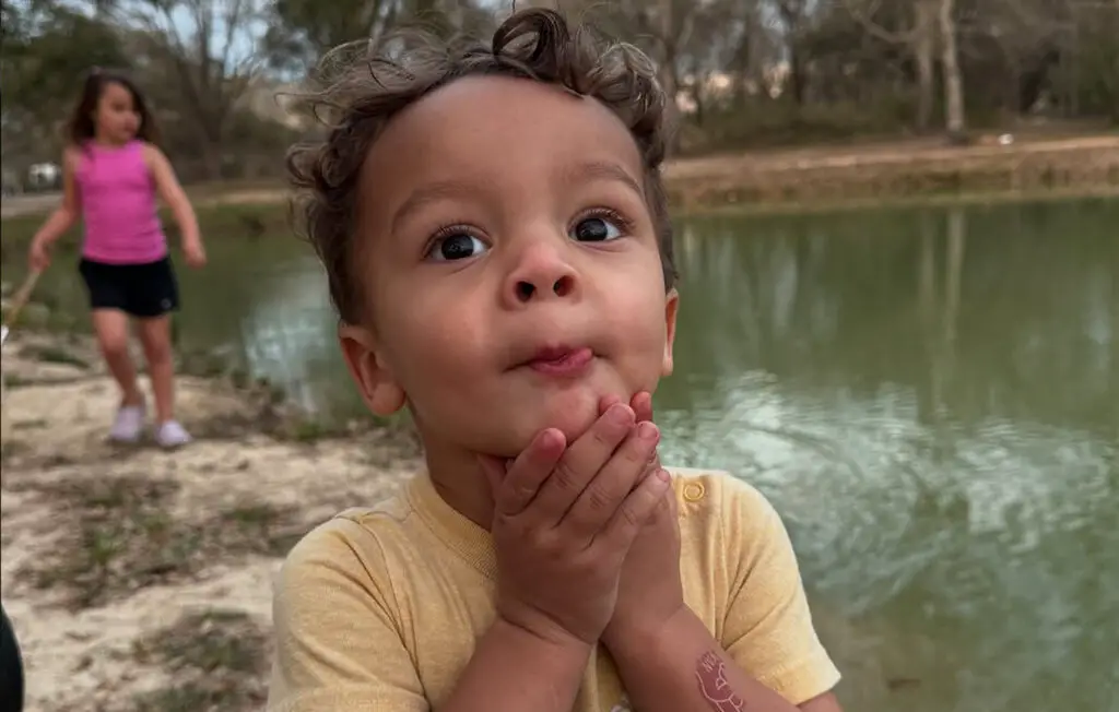 «Okay baby»: Το τραγικό σφάλμα των γονιών που στέρησε τη ζωή στο 2χρονο παιδί τους.