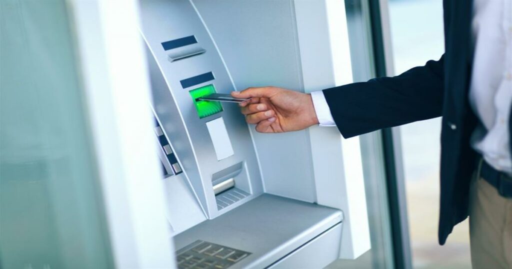 Προσοχή στη Λιβανέζικη Απάτη: Η καλοκαιρινή παγίδα που αδειάζει τις κάρτες ATM – Δείτε πώς να προστατεύσετε τα χρήματά σας!