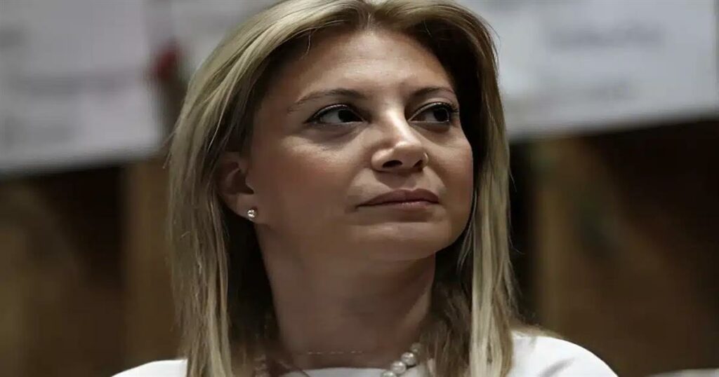 Η Καρυστιανού Προκαλεί: Αποκαλύπτει Αλήθειες για τη Δημοκρατία στην Ελλάδα που Κανείς Δεν Τολμά να Αγγίξει.