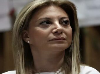 Η Καρυστιανού Προκαλεί: Αποκαλύπτει Αλήθειες για τη Δημοκρατία στην Ελλάδα που Κανείς Δεν Τολμά να Αγγίξει.
