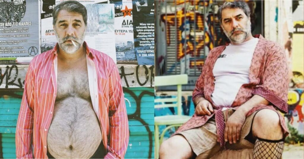 Ο Βασίλης Μπισμπίκης σε τολμηρή εμφάνιση: Κόκκινες γόβες, δικτυωτές κάλτσες και ροζ ρόμπα κλέβουν την παράσταση στο διαδίκτυο.