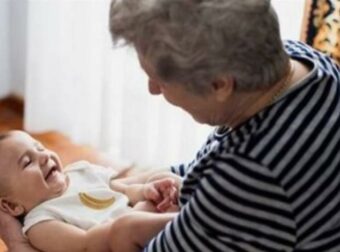 Γιαγιάδες: Πολύτιμοι σύμμαχοι, όχι νταντάδες – 4 αιτήσεις που πρέπει να αποφύγουμε.