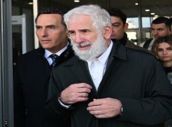 Συγκλονιστική σκηνή στη δίκη Φιλιππίδη: Ο ηθοποιός κατέρρευσε – «Τι θα απογίνει η οικογένειά μου;»