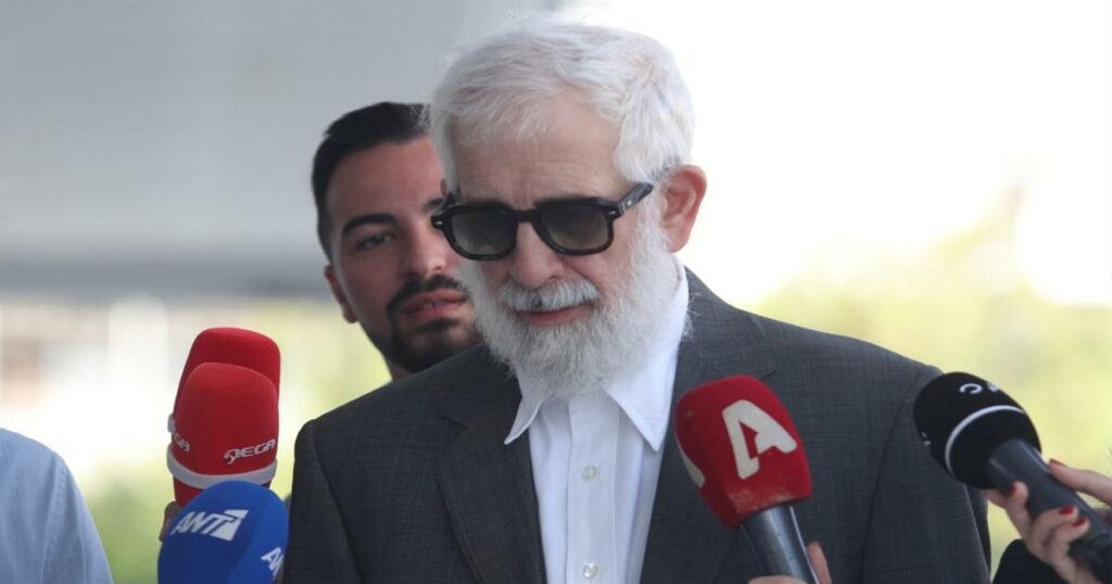 Ο Πέτρος Φιλιππίδης μιλά για το σεβασμό προς τις γυναίκες: «Η ανατροφή μου και τα μηνύματα από την απολογία»
