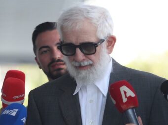 Ο Πέτρος Φιλιππίδης μιλά για το σεβασμό προς τις γυναίκες: «Η ανατροφή μου και τα μηνύματα από την απολογία»