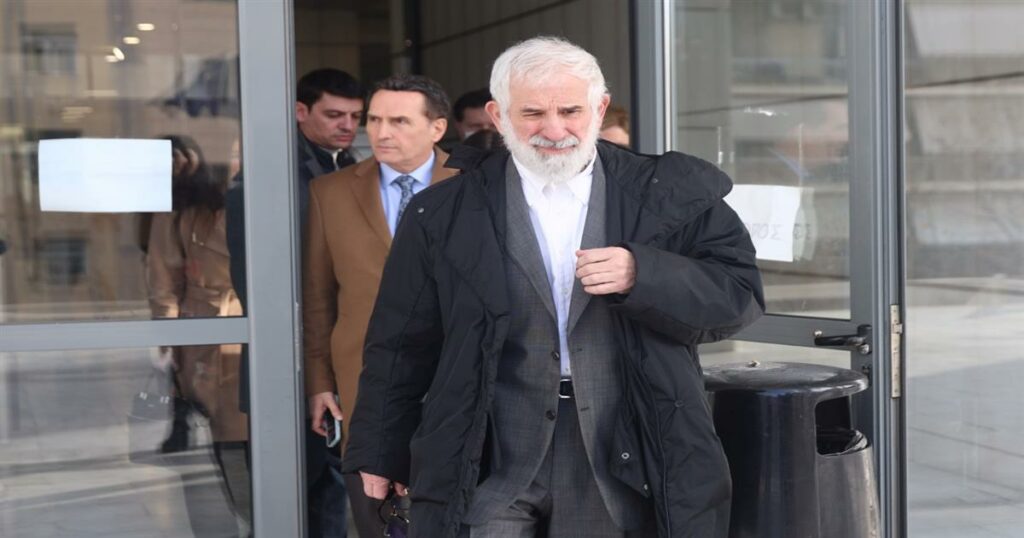 Πέτρος Φιλιππίδης: Συγκλονιστική συναισθηματική στιγμή στη δικαστική αίθουσα, καθώς μιλά για την οικογένειά του.