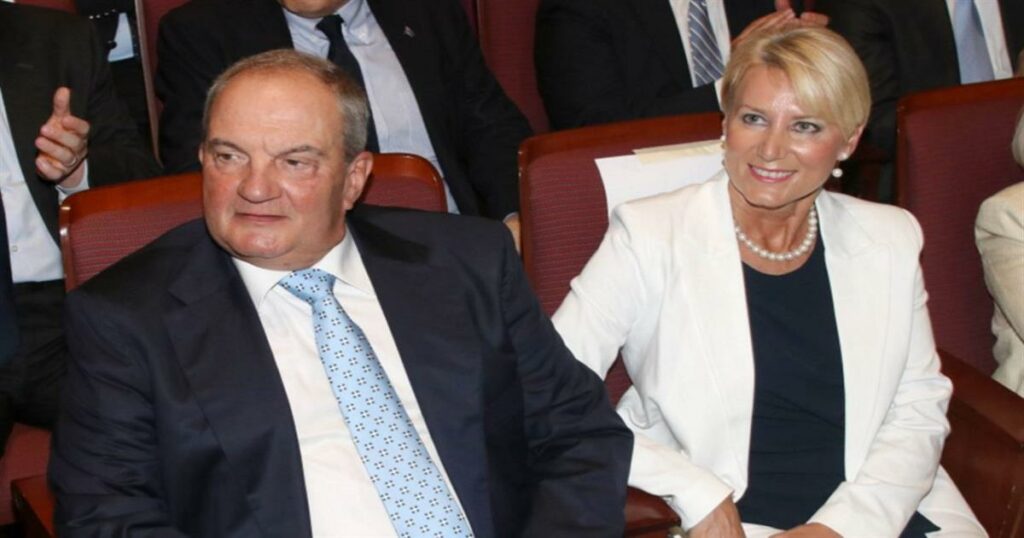 Δίδυμα παιδιά: Οι προσωπικές στιγμές του Κώστα Καραμανλή και της Νατάσας Παζαΐτη που δεν έχετε ξαναδεί.