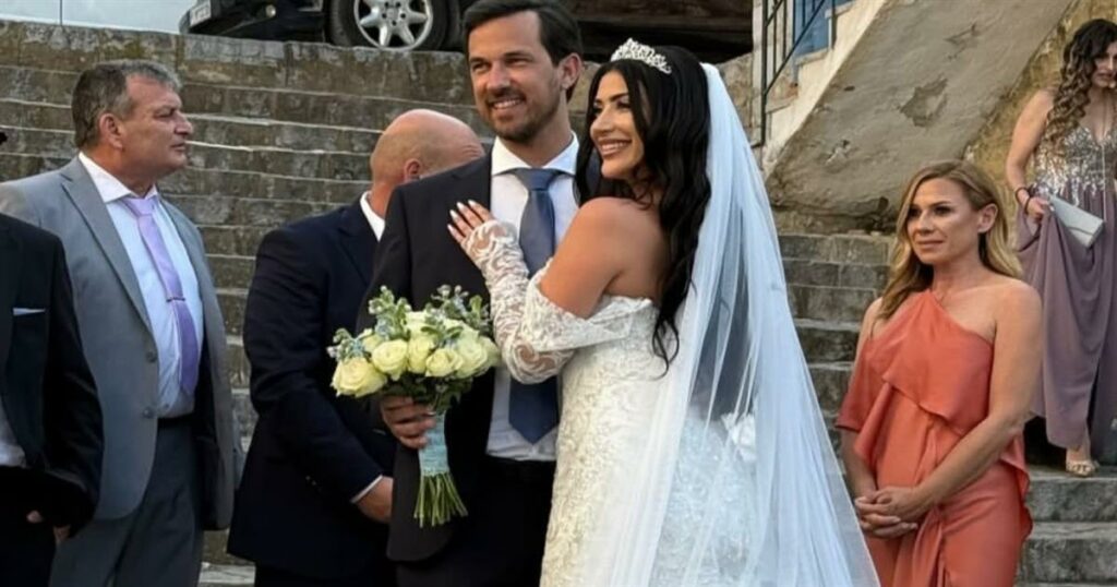 Γάμος Power of Love: Ο Παναγιώτου και ο Περπερίδης ενώθηκαν με κουμπάρα την Καραβάτου!