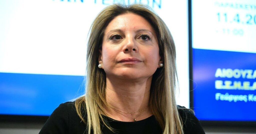 Σκάνδαλο Τεμπών: Η Πρόταση Καρυστιανού για Προανακριτική που Θέτει Μητσοτάκη και Καραμανλή στο Επίκεντρο!