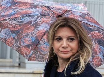 Αποκάλυψη σοκ: Ο μυστηριώδης άνδρας και οι νέες αποκαλύψεις για την προειδοποίηση στην Καρυστιανού – Η αναπάντεχη παρουσία του!