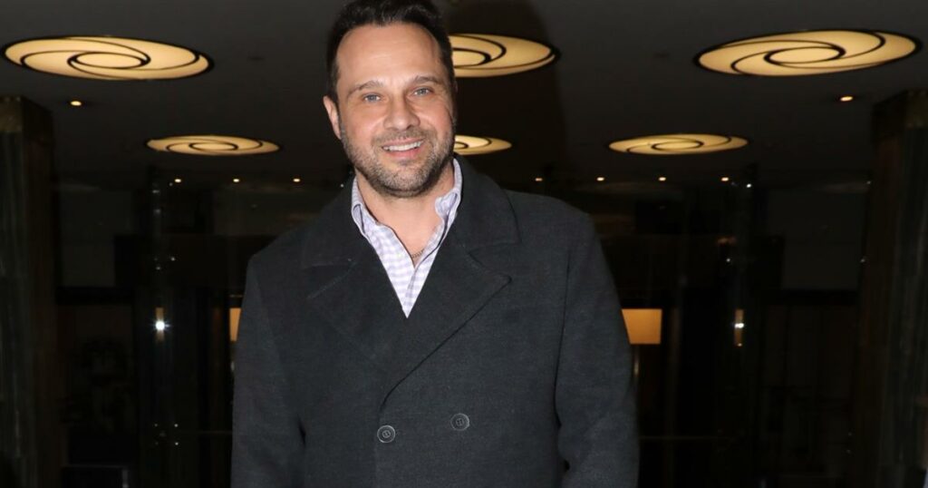 Μέμος Μπεγνής: «Προτιμώ τις βραχυχρόνιες σχέσεις, η απιστία μπορεί να δίνει νέα πνοή…»